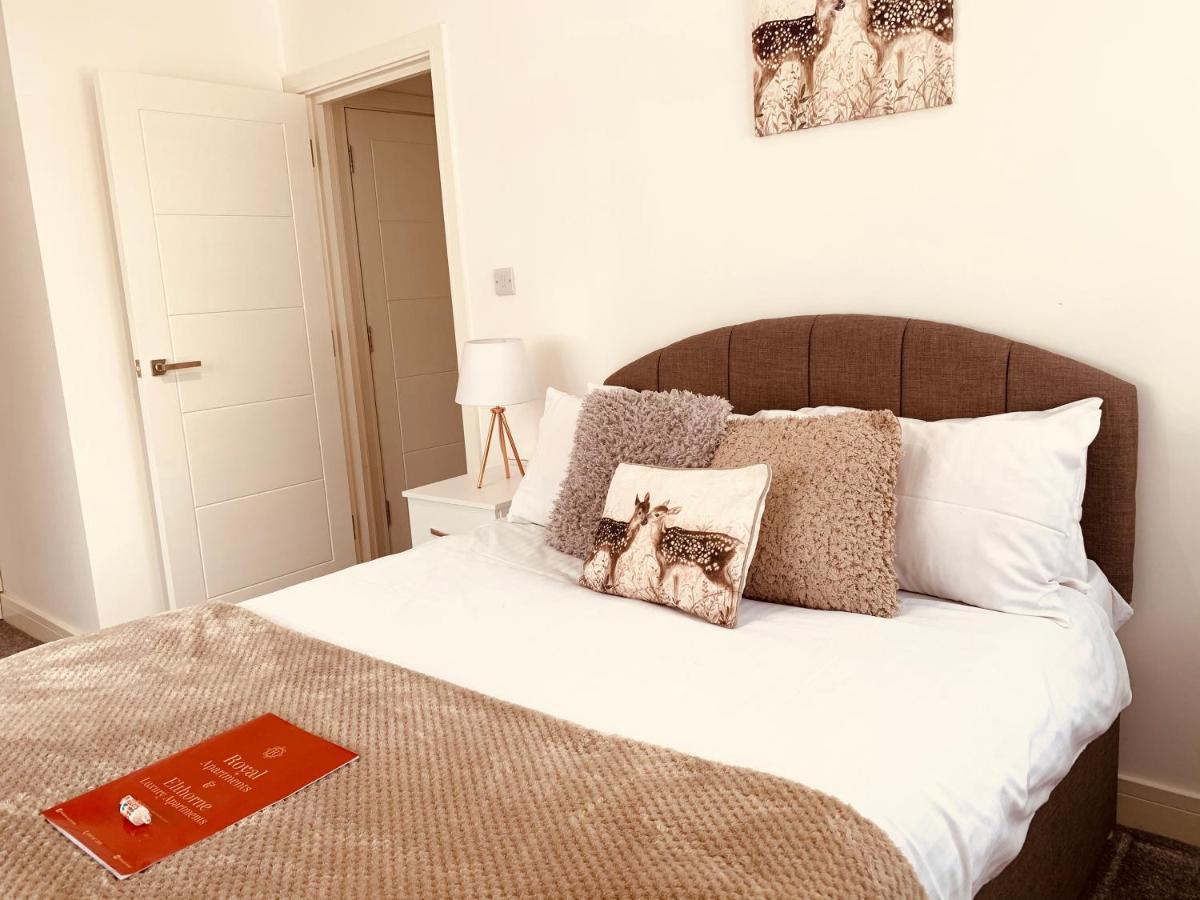 Elthorne Luxury Apartments - Uxbridge Eksteriør billede