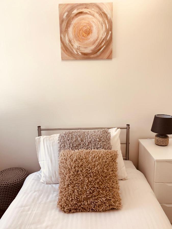 Elthorne Luxury Apartments - Uxbridge Eksteriør billede